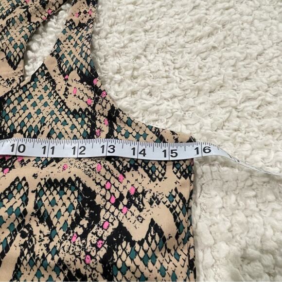 Pro Player Snake Print Wicking Sports Bra Built In Shelf Bra size M - Picture 9 of 11